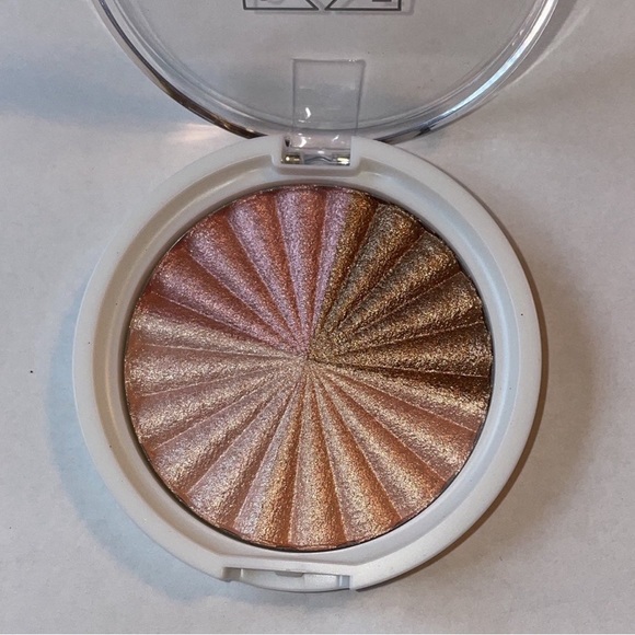 NEW OFRA Xs AND GLOWs HIGHLIGHTER - Picture 3 of 3